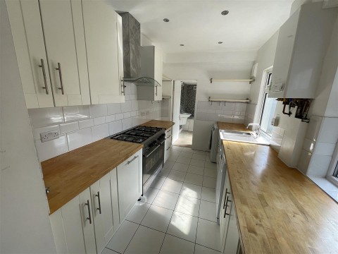View Full Details for Wellington Road North, Hounslow