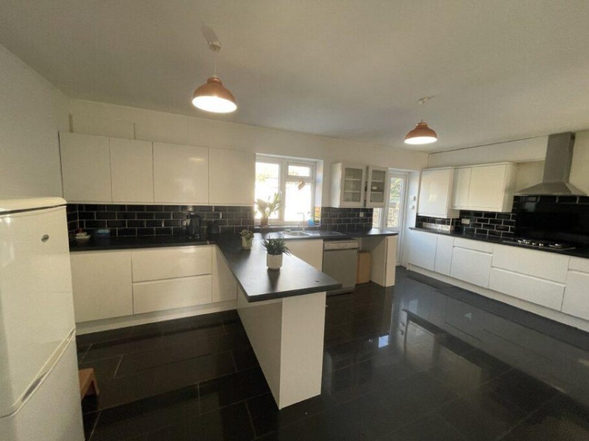 Images for KINGSWAY, ASHFORD TW19 7QE