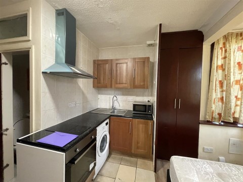 View Full Details for Broad Walk, Hounslow
