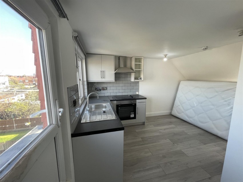 Images for Taunton Avenue, Hounslow