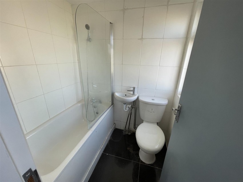 Images for Taunton Avenue, Hounslow