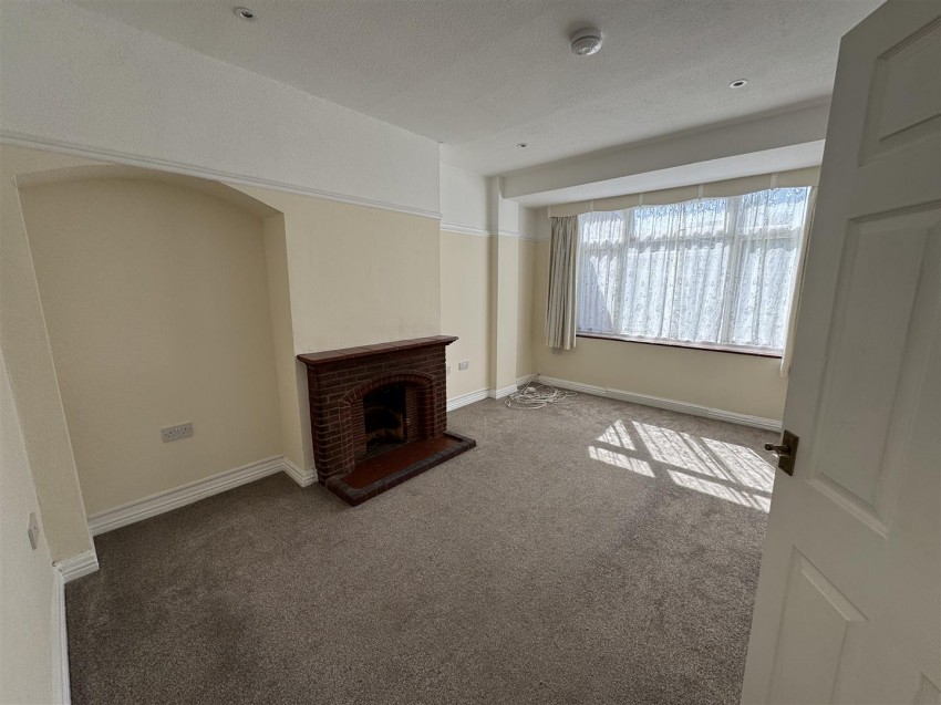 Images for The Glen, Southall