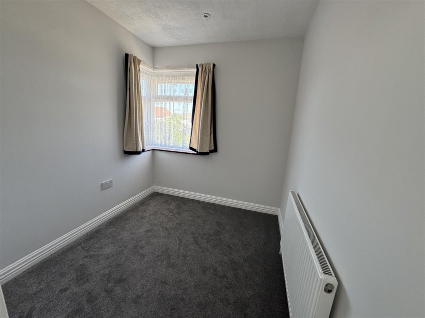 Images for The Glen, Southall