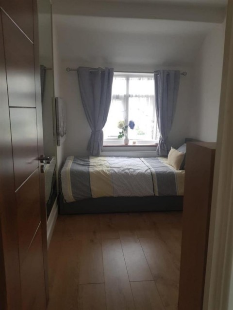 View Full Details for FF, 9 Linden Avenue, Hounslow